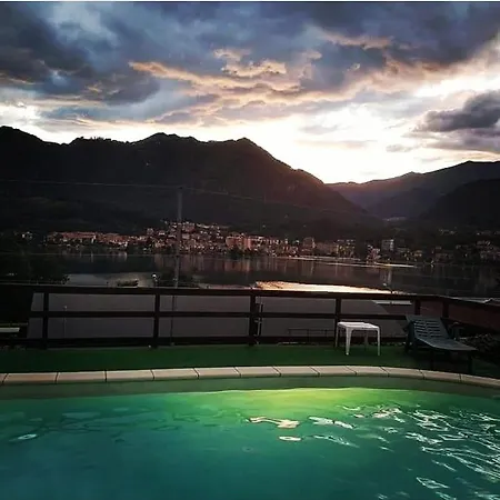 Luci Dal Lago 2 公寓